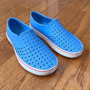 Native Miles Water Shoes Perforated Slip On Sneakers‎ Blue White Red Summer